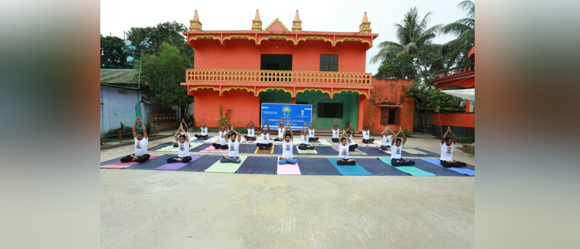  Swami Vivekananda Yoga Sangha, Habiganj in association with AHCI, Sylhet held a Yoga session at Radha Govinda Jiur Akhra, Habiganj to mark the 7th International Day of Yoga on 21 June 2021